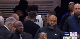 😨不...不是吧...蒙克今日刚复出 第三节未结束再回更衣室...