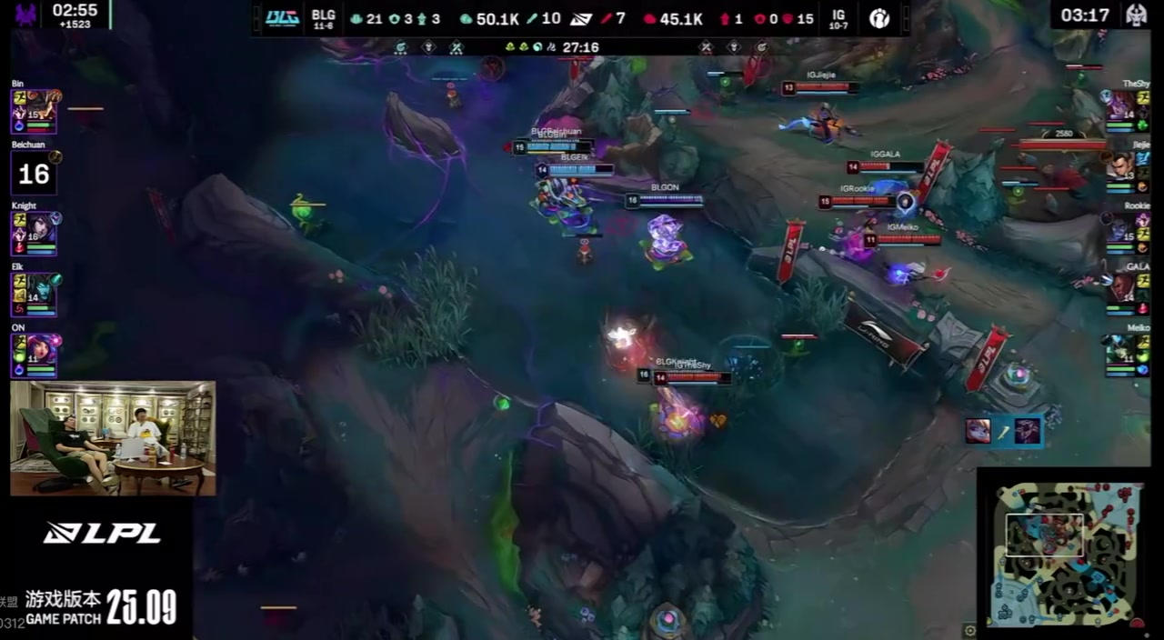 Ning看Jiejie抢大龙无果：今天又发现iG一个问题，视野那么差吗？