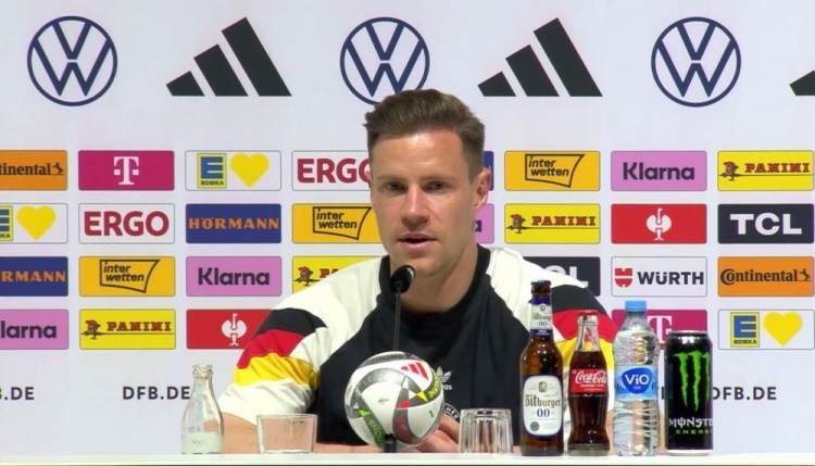 特尔施特根:没人与我谈过离队,下赛季将留在巴萨&有竞争很正常