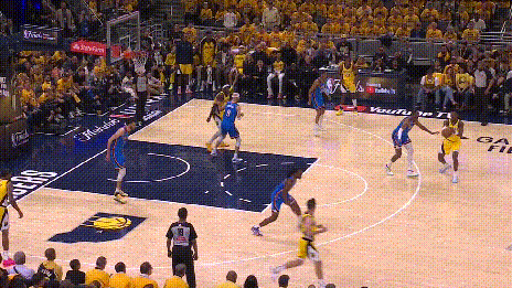 卡莱尔看哈利和內姆，正如安西看樱木和流川