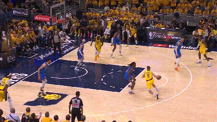 卡莱尔看哈利和內姆，正如安西看樱木和流川